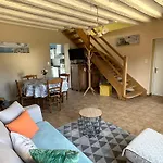 Au Bord De L'iton 아파트