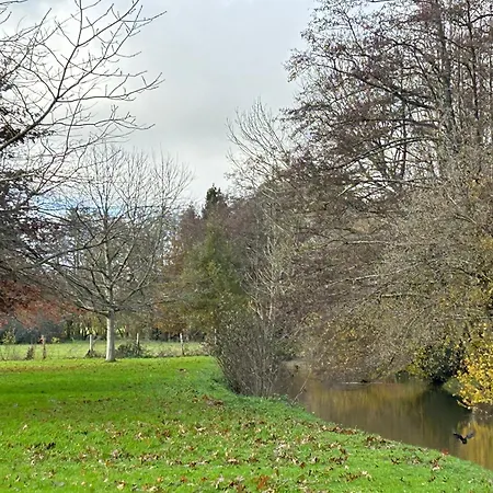 Apartment Au Bord De L'iton Crulai
