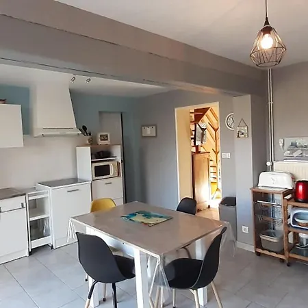 Au Bord De L'iton Crulai