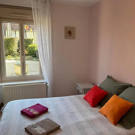 Au Bord De L'iton Crulai