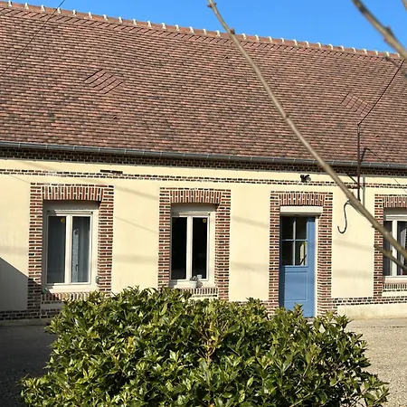 Au Bord De L'iton شقة Crulai
