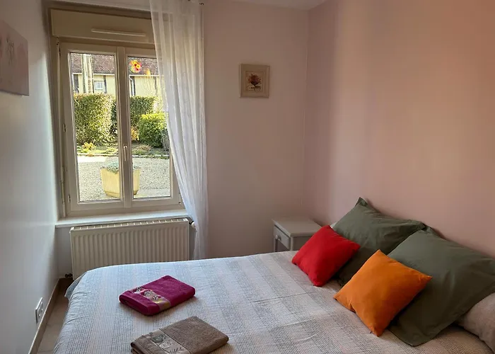 Au Bord De L'iton Crulai