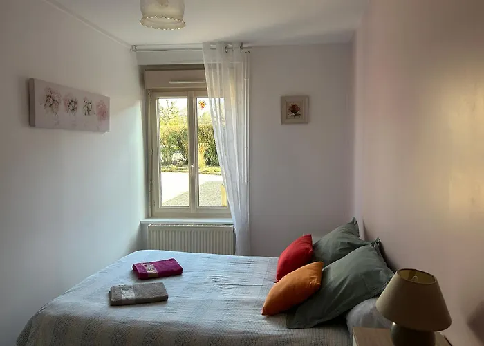 Au Bord De L'iton Crulai